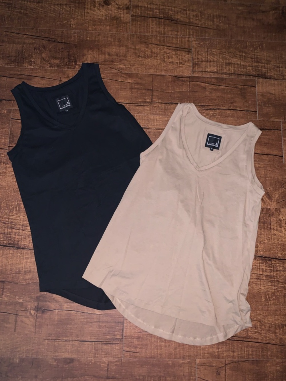 Lily & Lottie V-neck tank tops